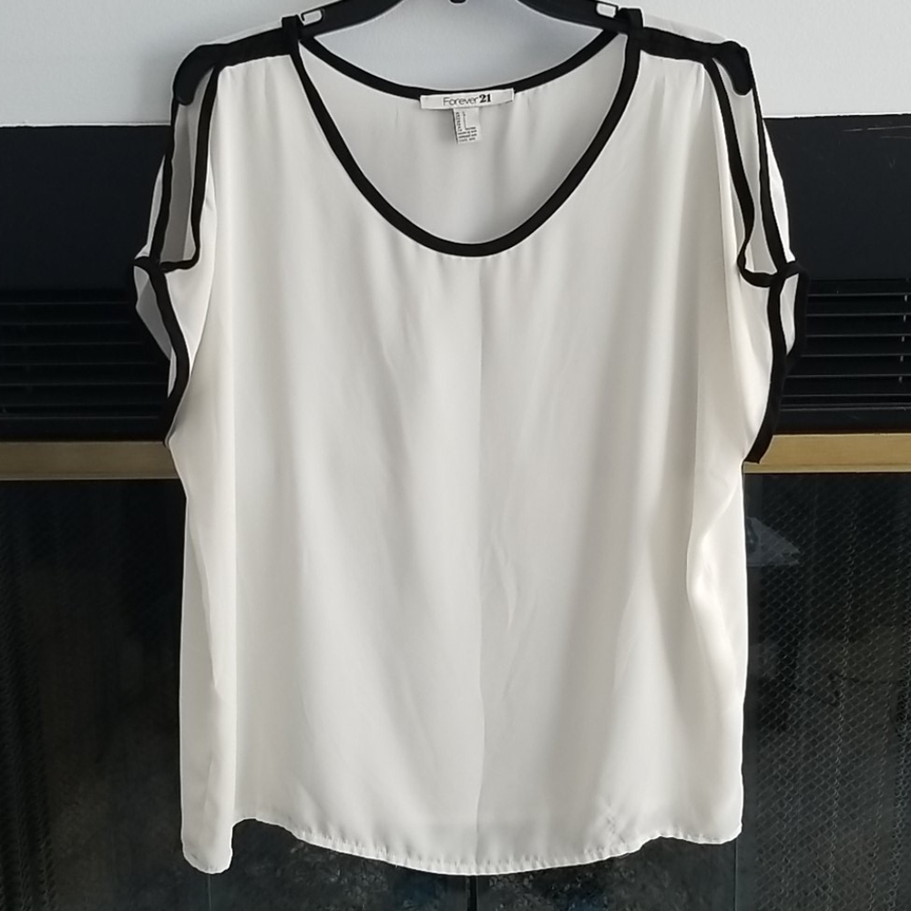 Blouse, flowing with open arms